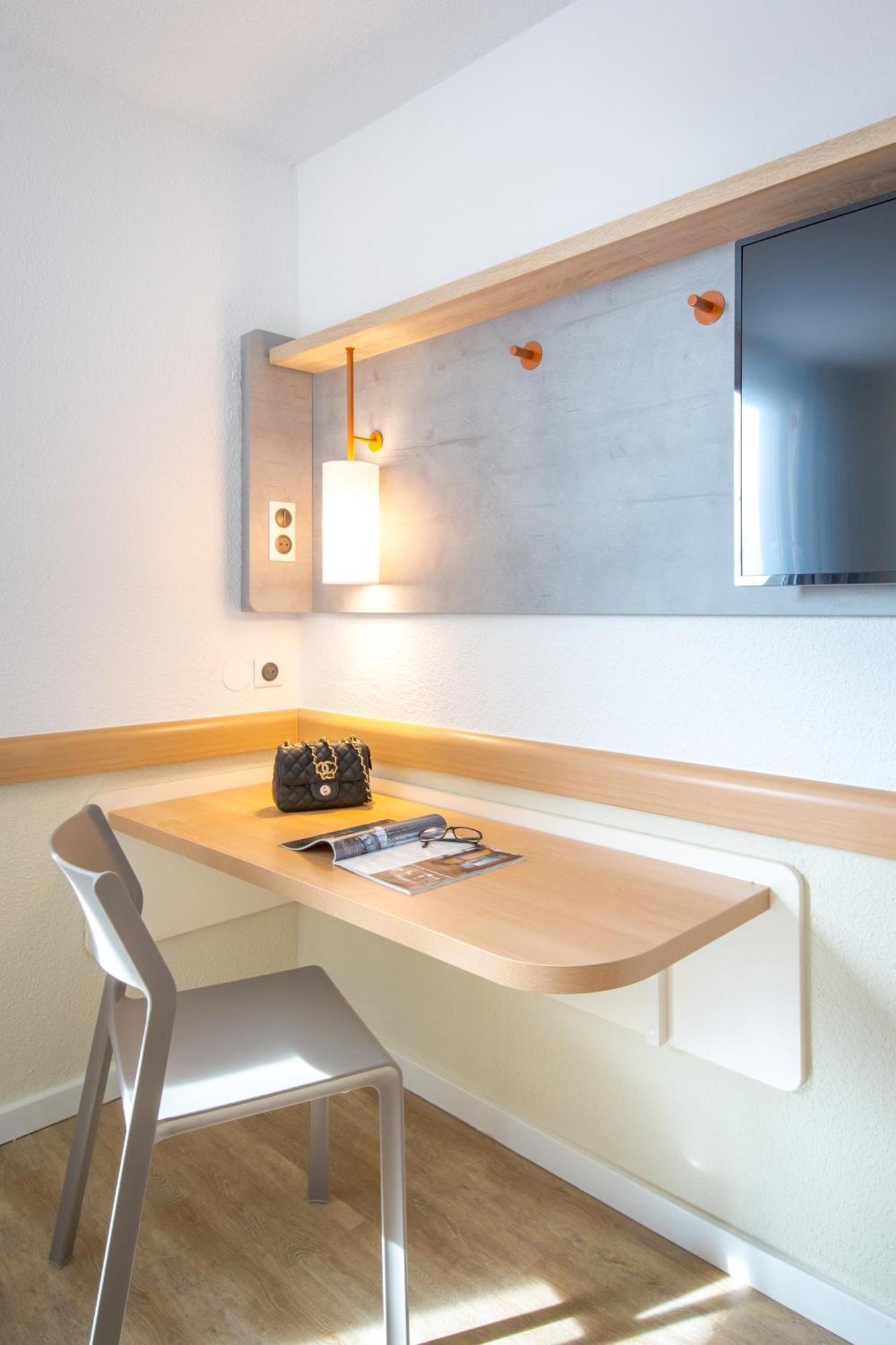 Hotel Ibis Budget St Raphael Centre Et Frejus